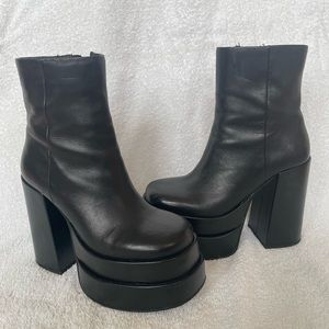 Steve Madden Cobra Platform Bootie